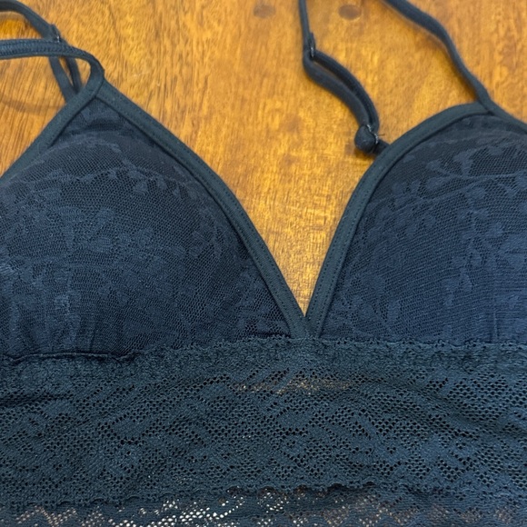 Calvin Klein Sexy Black Lace Bralette - Lightly Padded - Picture 2 of 6